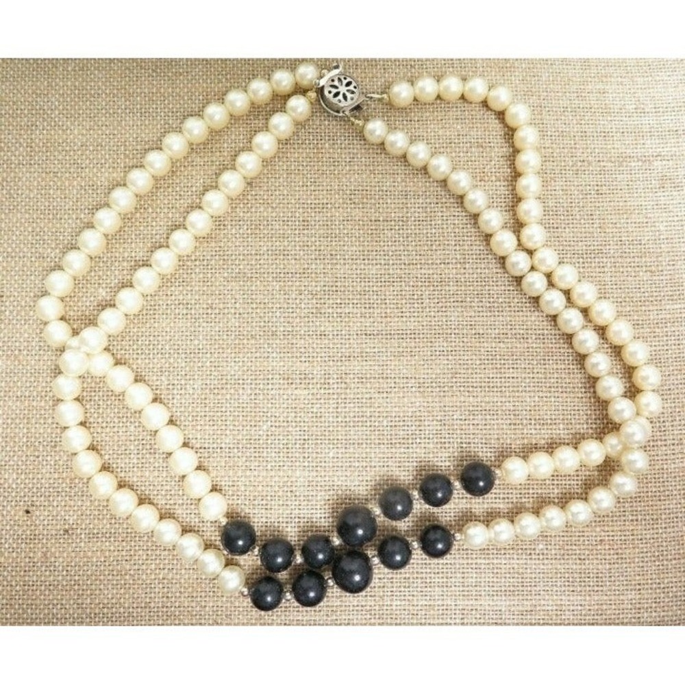 VINTAGE DOUBLE ROW PEARL NECKLACE - Picture 2 of 5